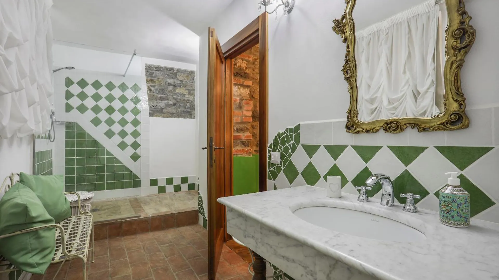 Apartment Basilico Di Home Hill Capannori Italy